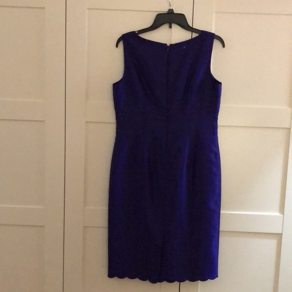 Kasper fully lined purple shiny polyester dress, neck and bottom detail. - Picture 5 of 8